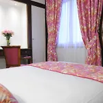 Отель Royal Champs Elysees