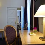 Отель Royal Champs Elysees Париж