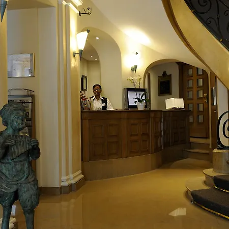 رويال الشانزليزيه 4* باريس