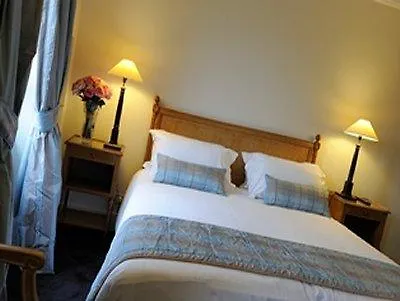 رويال الشانزليزيه 4* باريس