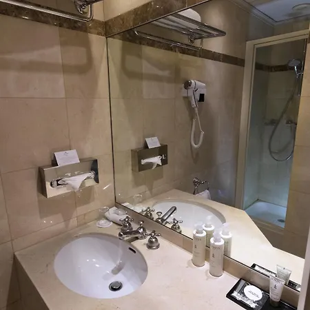 Hotel Royal Champs Elysees Parijs