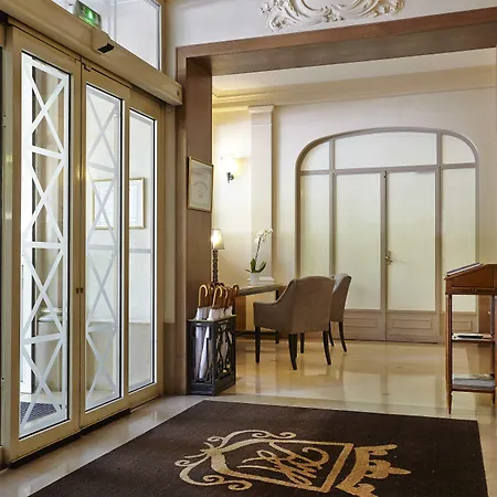 Hotel Royal Champs Elysees Parijs