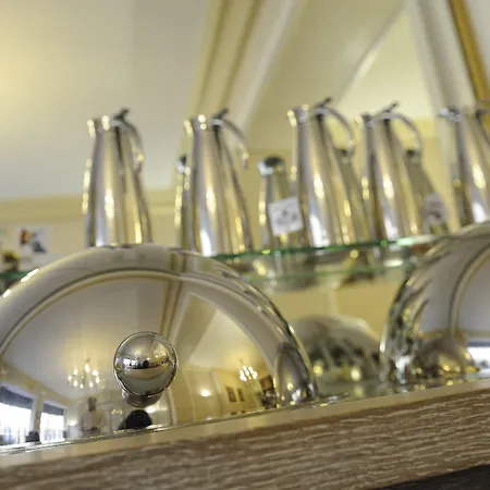 Hotel Royal Champs Elysees 4*