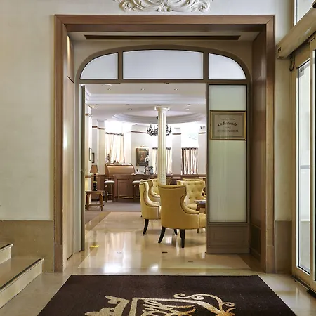 Royal Champs Elysees 4* Paryż