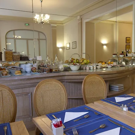 Royal Champs Elysees 4*