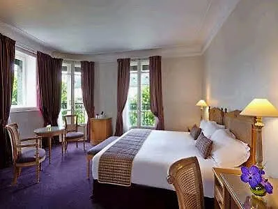Hotell Royal Champs Elysees Paris