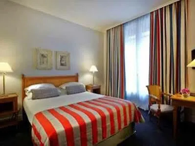 Отель Royal Champs Elysees