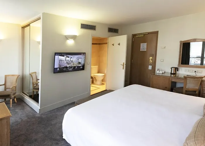 Hotel Royal Champs Elysees Paris