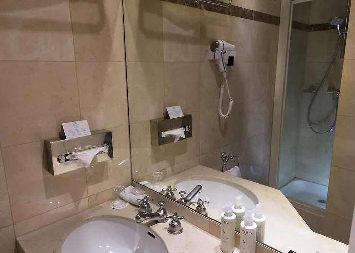 Hotel Royal Champs Elysees Paris