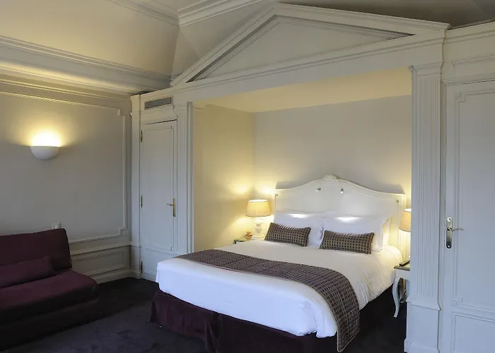 Hotel Royal Champs Elysees 4*