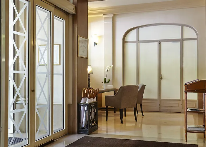 Hotel Royal Champs Elysees Parigi