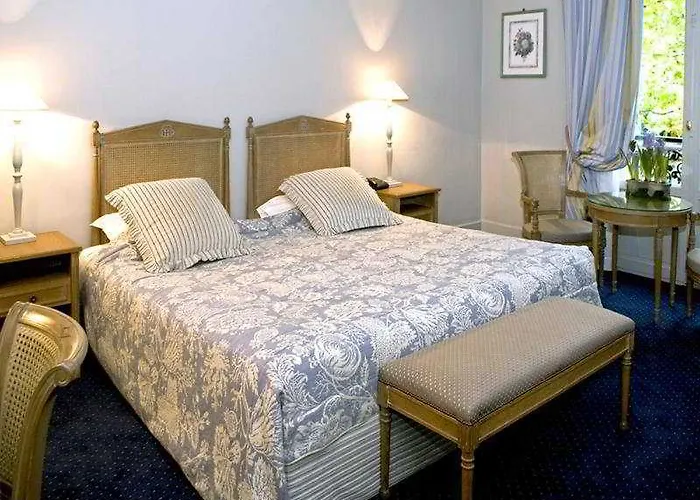 Hotel Royal Champs Elysees 4*