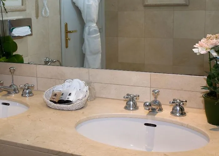 Royal Champs Elysees Hotel 4*