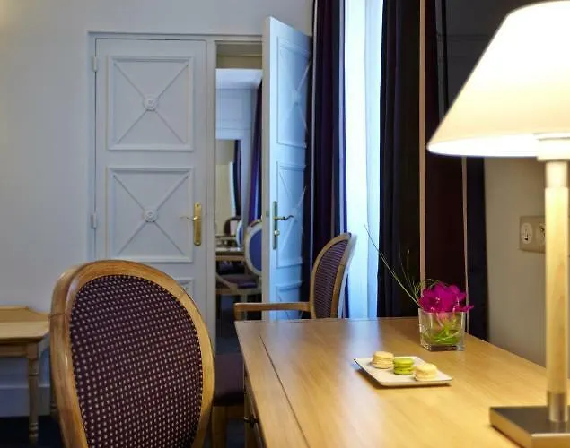 Hotel Royal Champs Elysees Paris