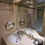 Hotel Royal Champs Elysees Parigi